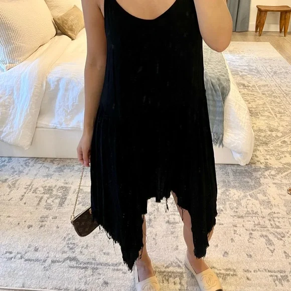 Dress - Picture 4 of 4